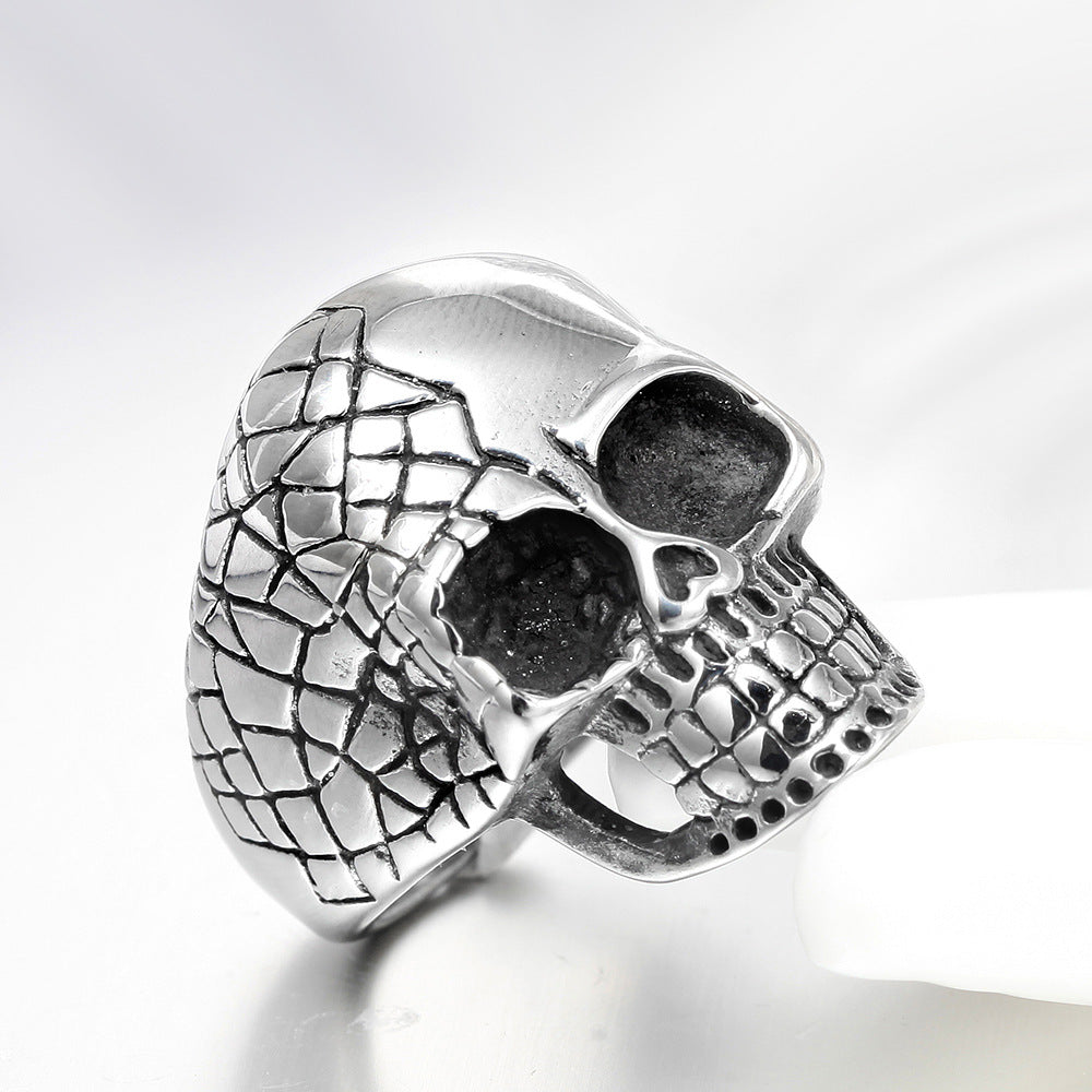 Retro-style skull ring with a distinctive flair
