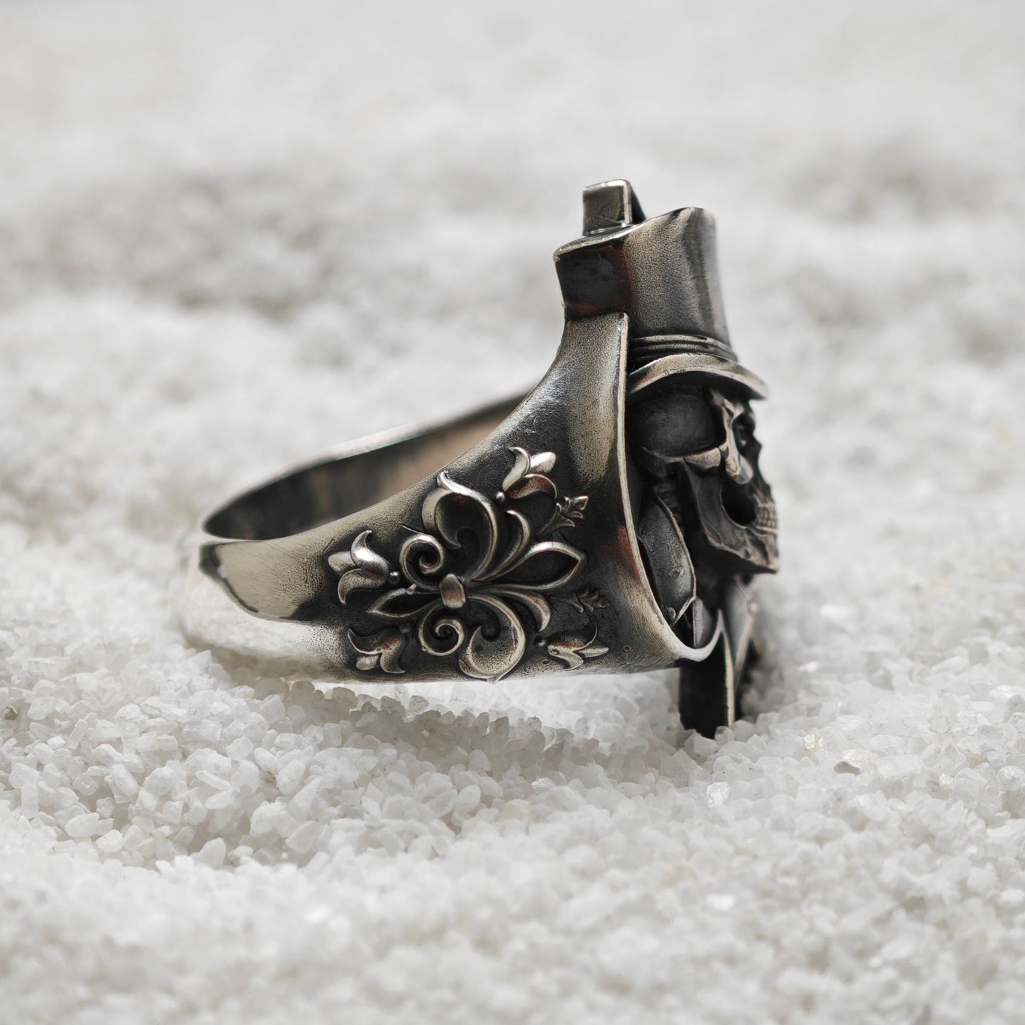 Spade Magician Skull Ring