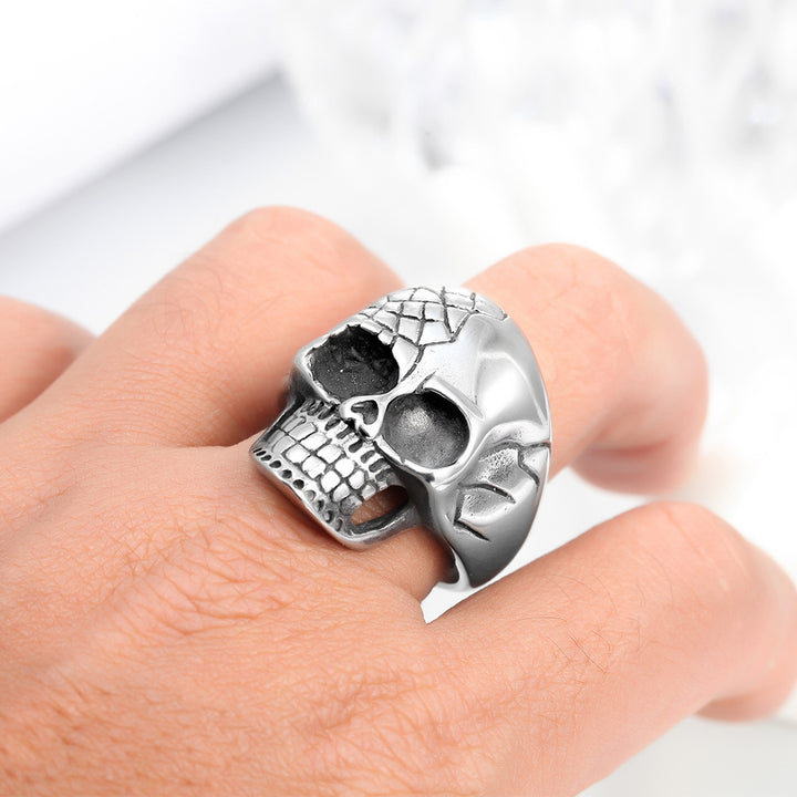 Retro-style skull ring with a distinctive flair