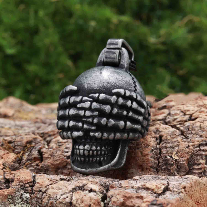 Covering eyes skull pendant