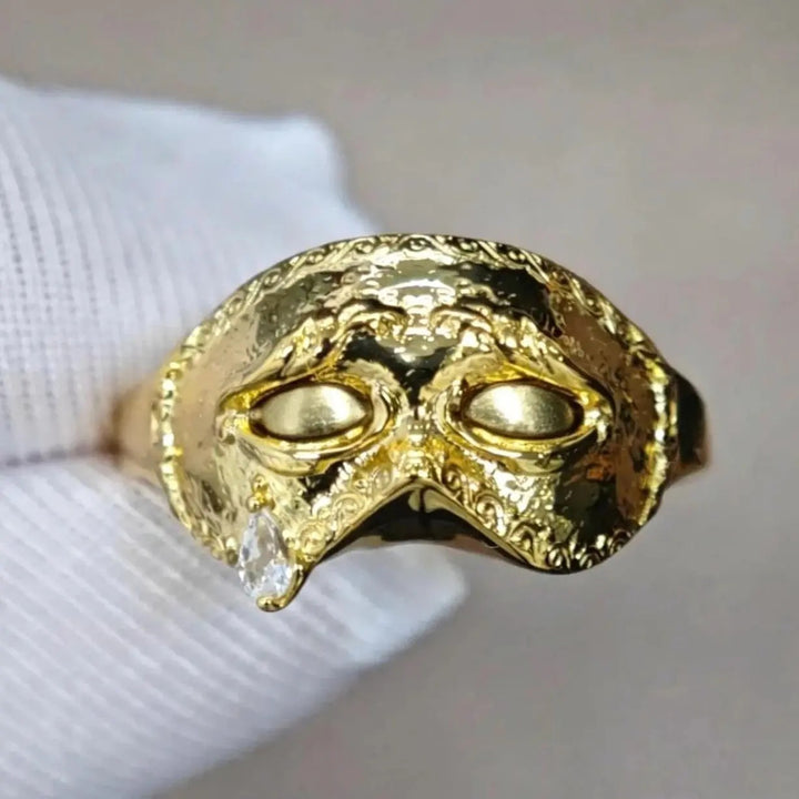 Retro Engraved Carnival Mask Gem Ring