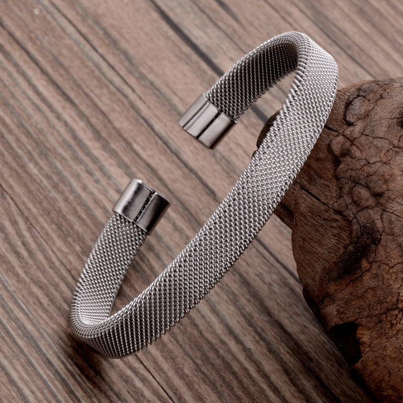 Fashion C-Shaped Mesh Bracelet