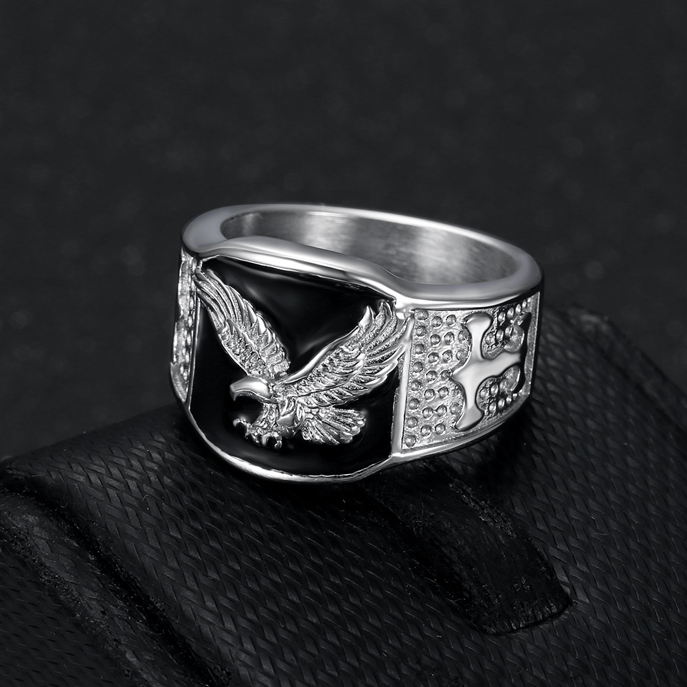 Embossed Eagle Pattern Mens Signet Band Ring