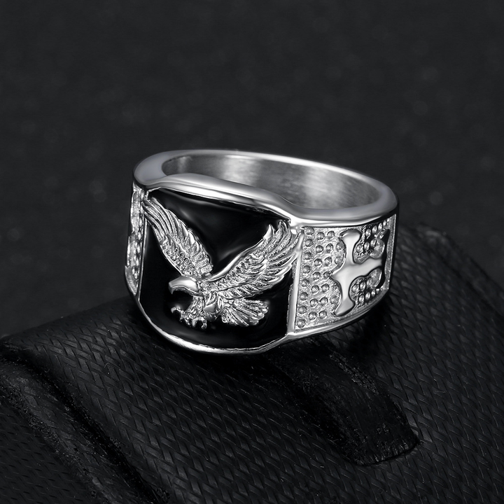 Embossed Eagle Pattern Mens Signet Band Ring