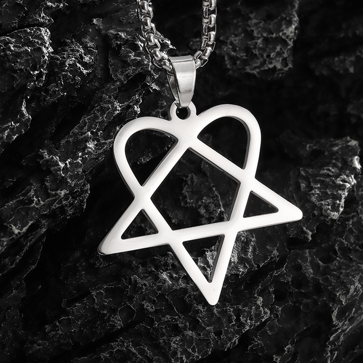 Unique openwork heart pendant necklace