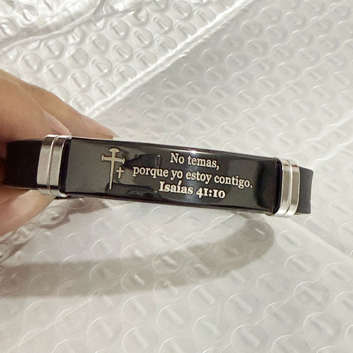 Spanish Bible Verse Engraved Leather Wristband