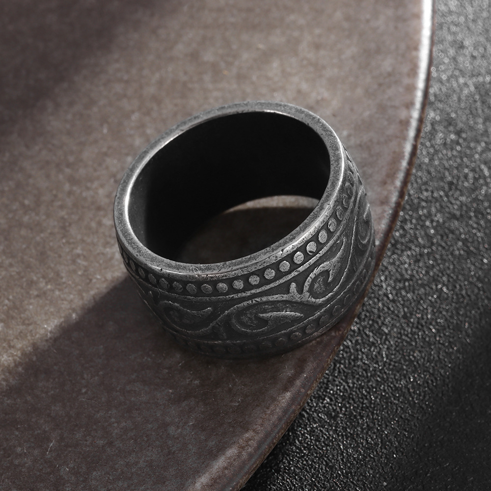 Vintage Scroll Pattern Wide Band Men Ring