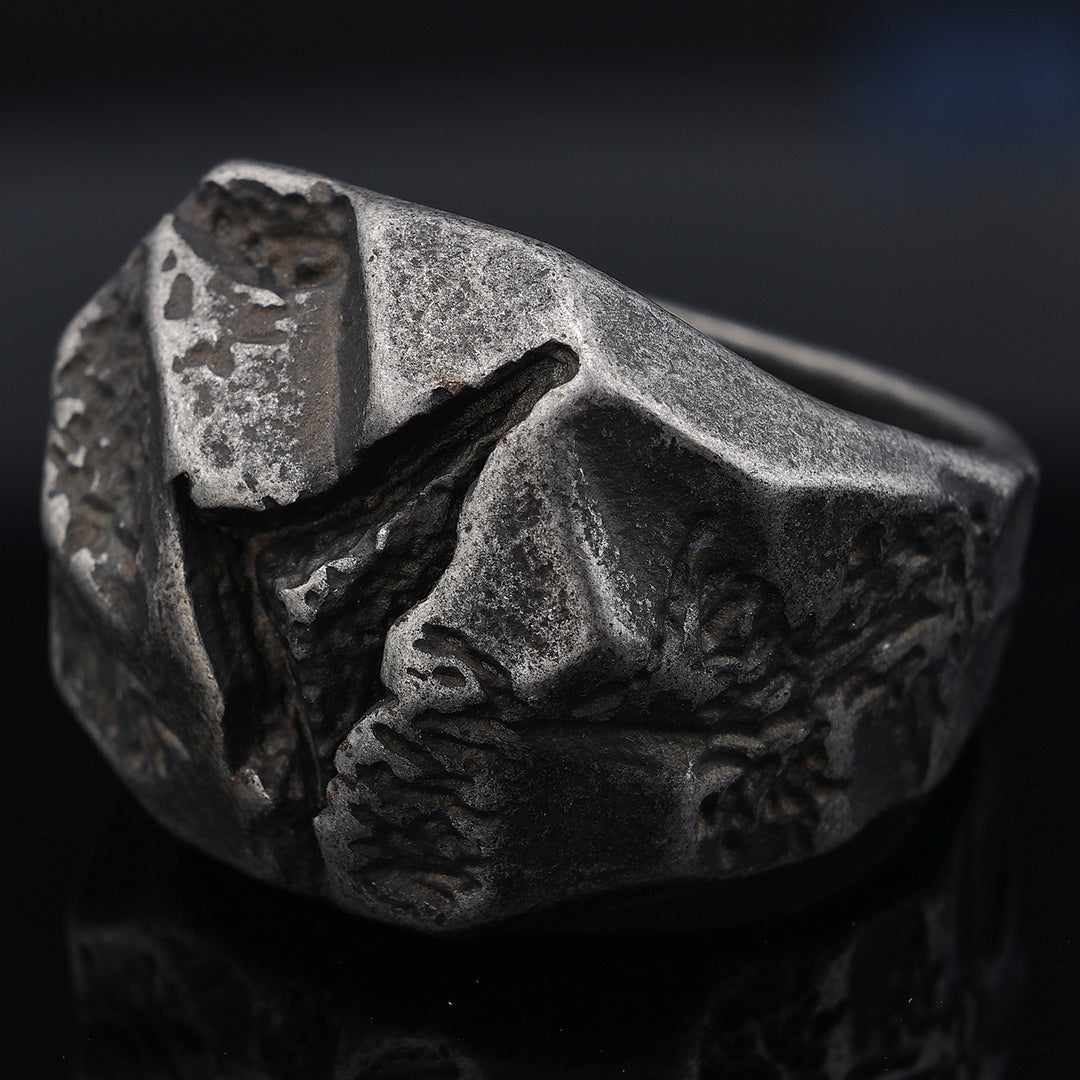 Meteorite style ring
