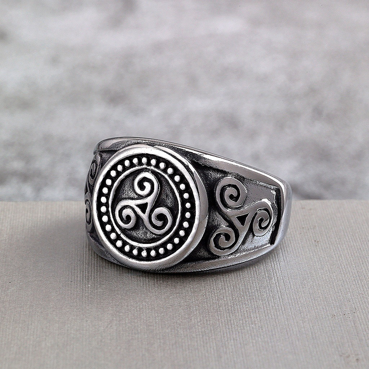 Retro Spiral Pattern Engraved Mens Signet Ring