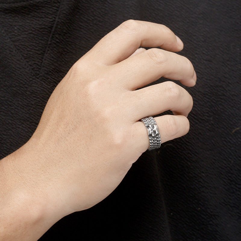Gothic skull ring