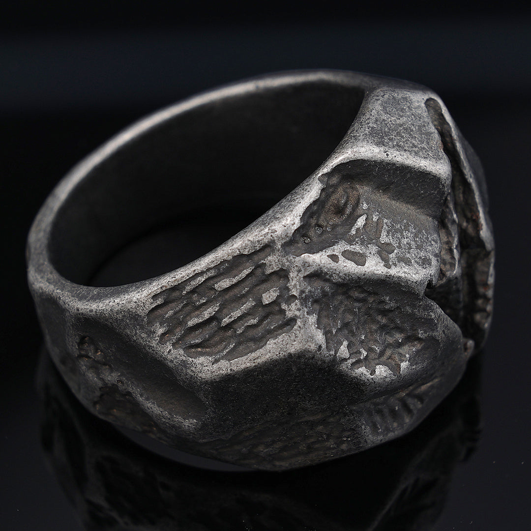 Meteorite style ring
