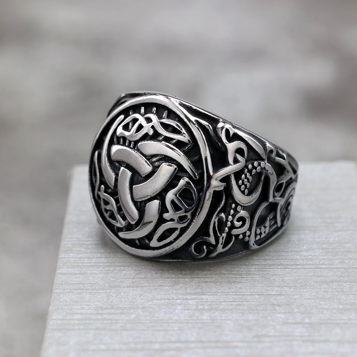 Retro Norse Trinity Celtic Knot Signet Ring