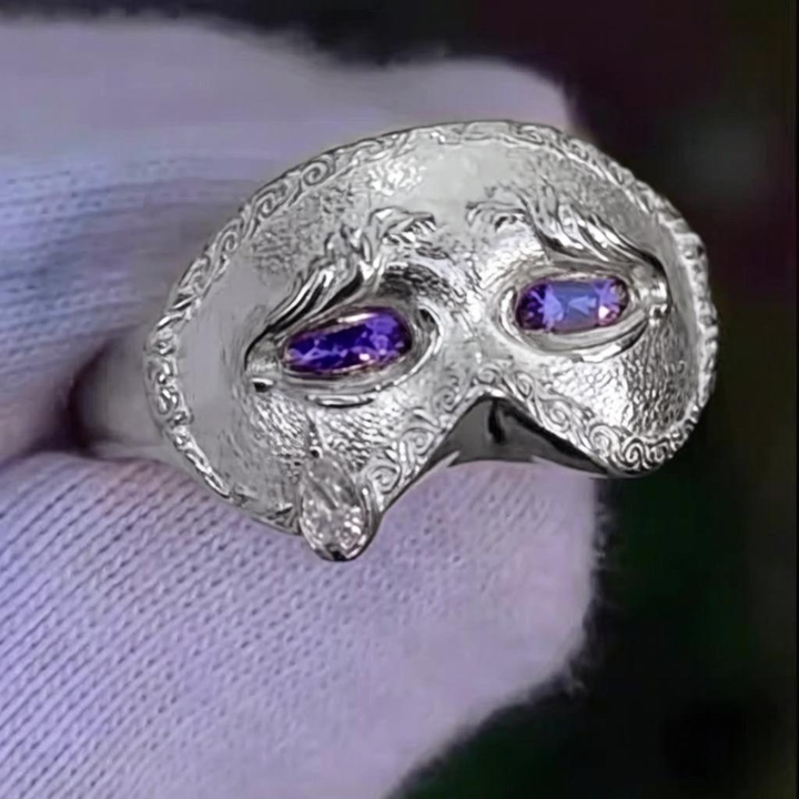 Retro Engraved Carnival Mask Gem Ring