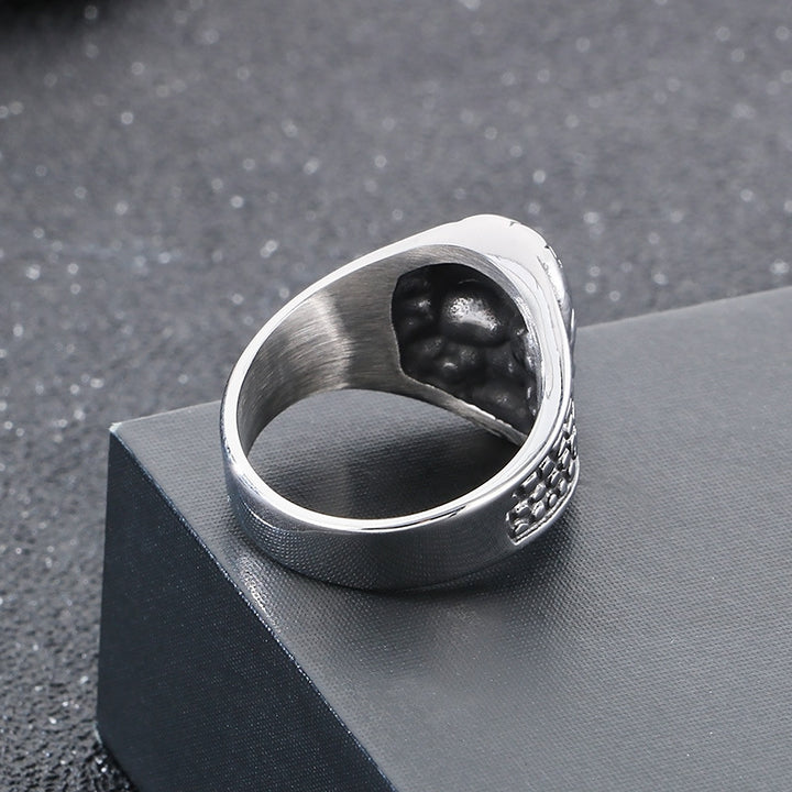 Punk skull ring