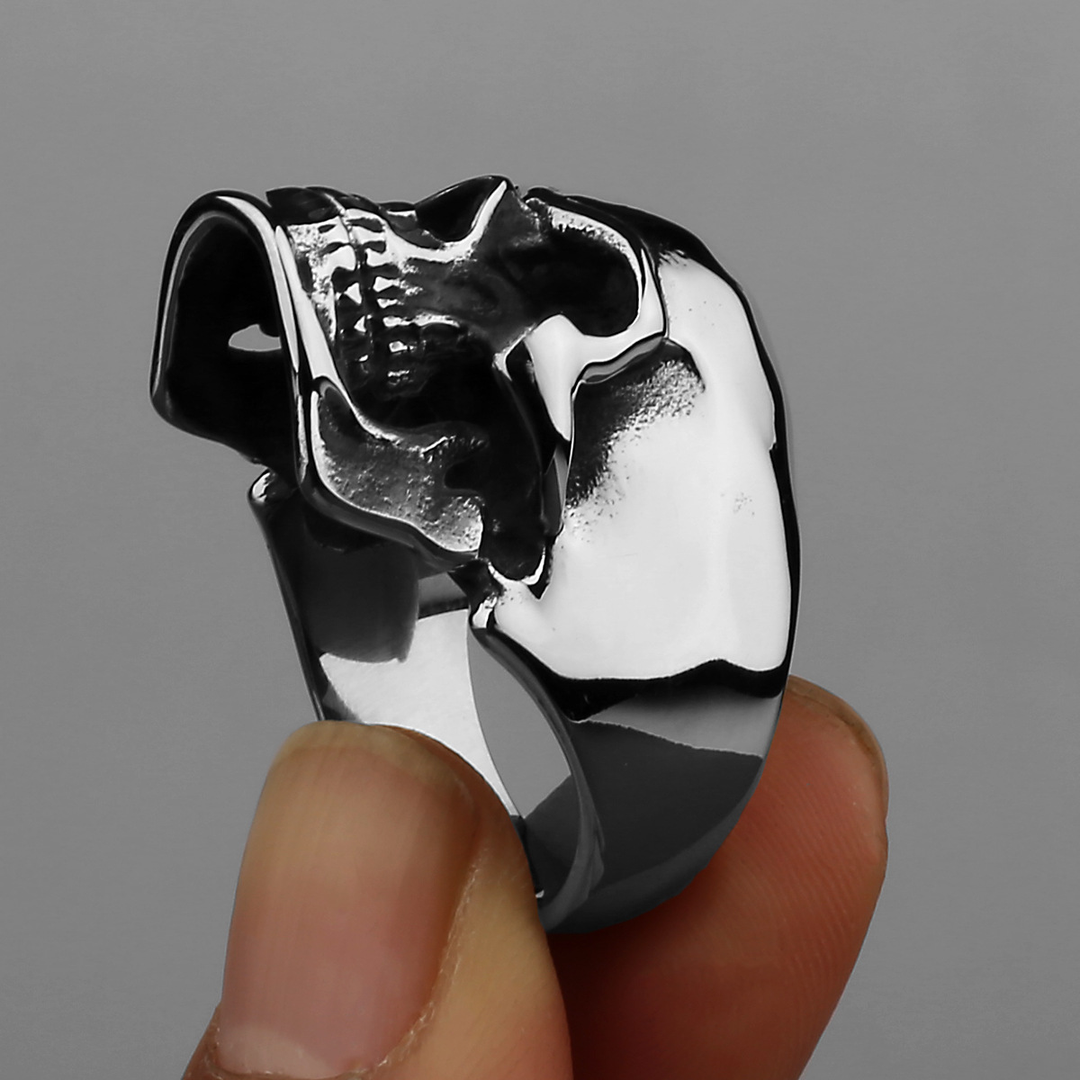 Smooth Gothic Skull Ring