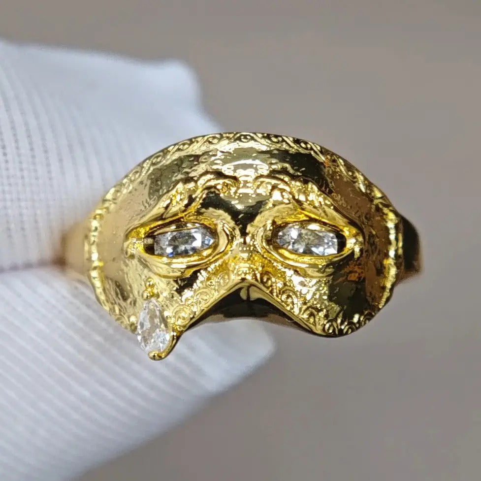 Retro Engraved Carnival Mask Gem Ring