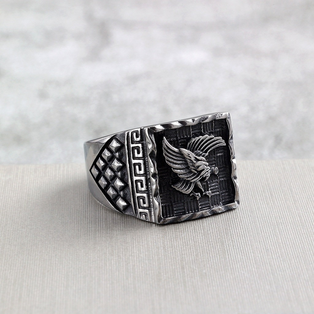 Retro Flying Eagle Biker Statement Signet Ring