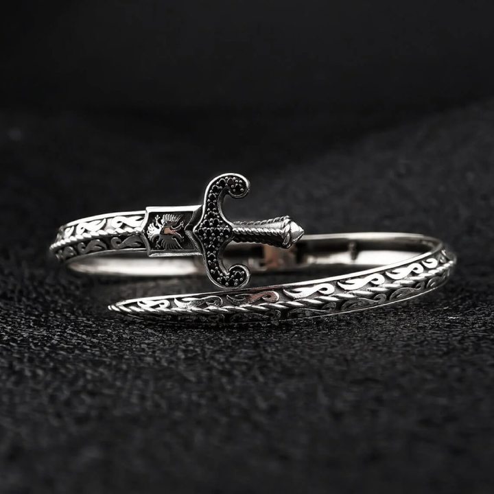 Vintage Sword Pattern Engraved Bangle