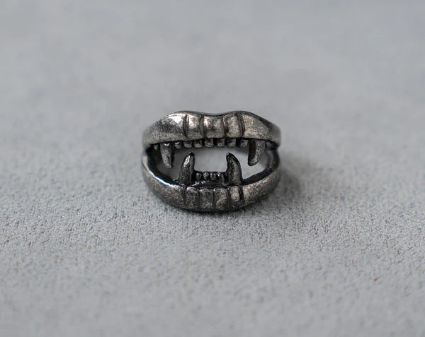Vampire Fang Ring