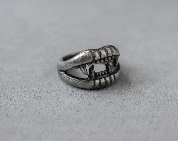 Vampire Fang Ring
