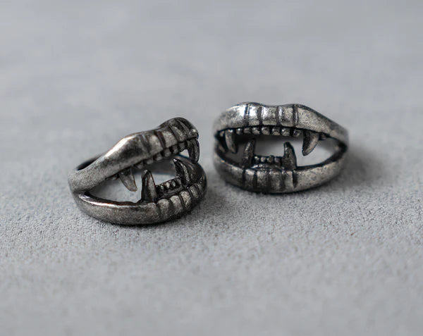 Vampire Fang Ring