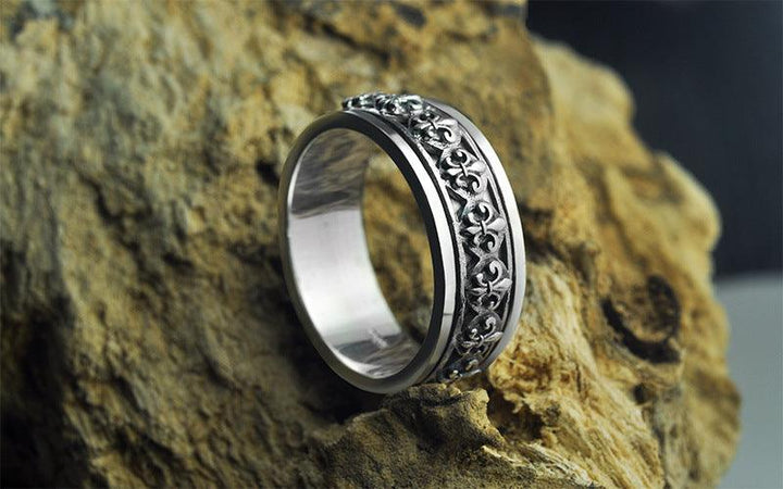 Vintage Pattern Rotating Ring