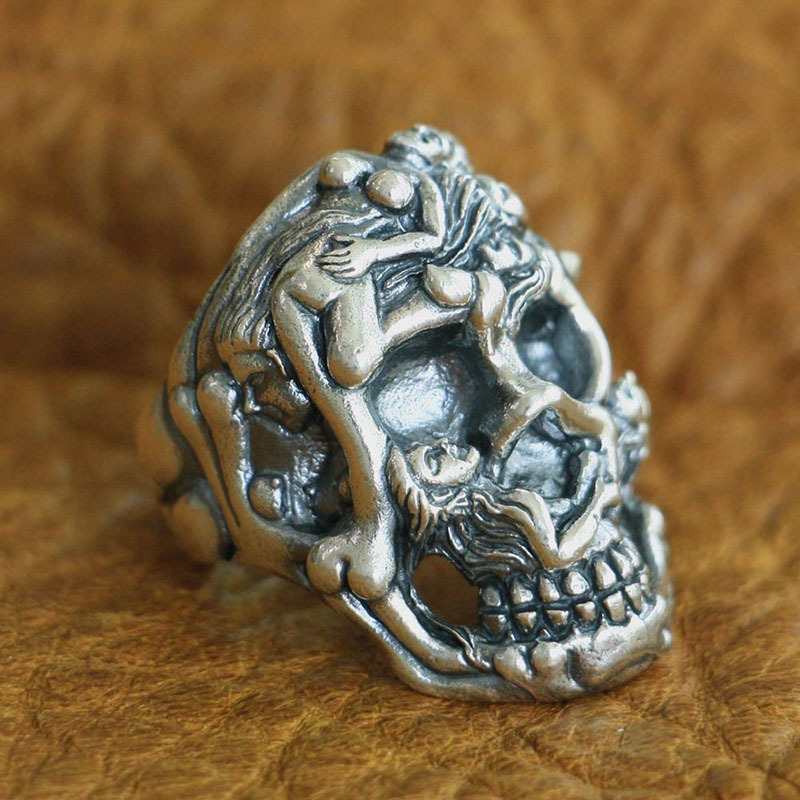 Gothic nude relief skull ring