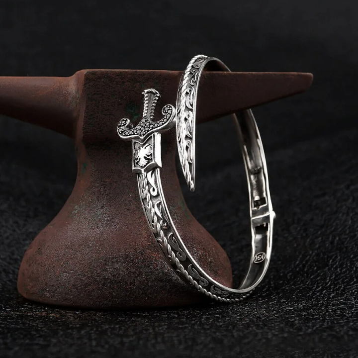Vintage Sword Pattern Engraved Bangle
