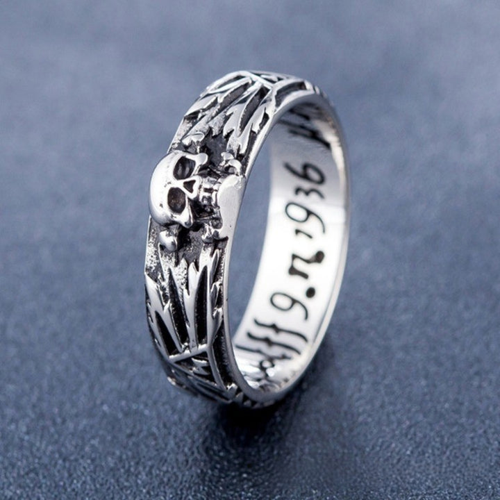 Punk-Style Skull Carved Ring