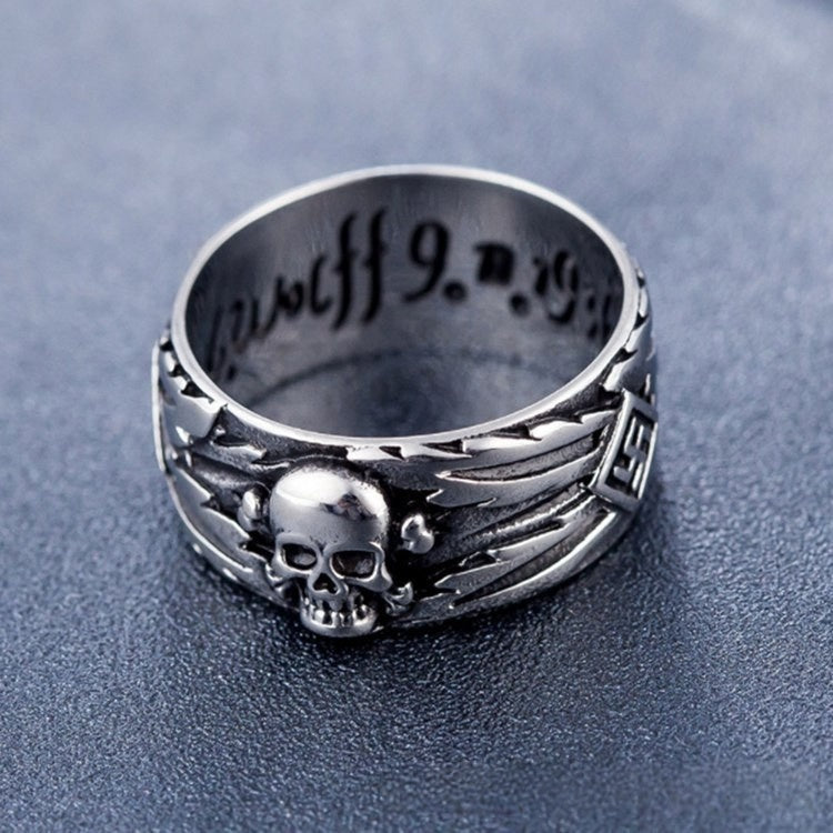 Punk-Style Skull Carved Ring