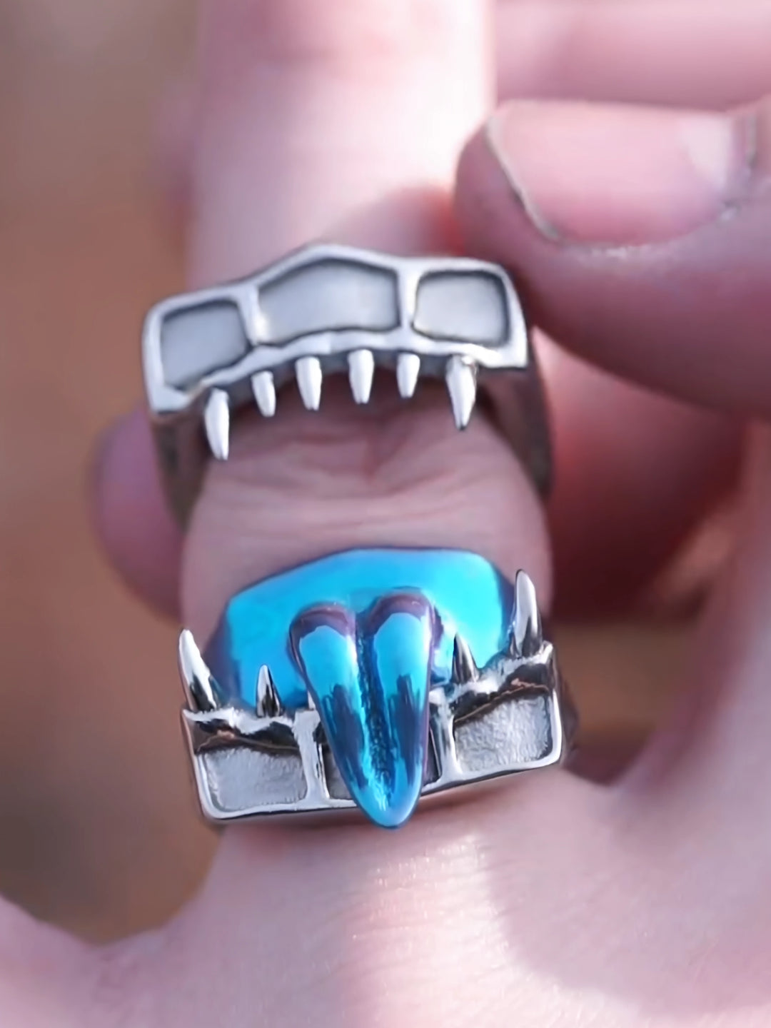 Venom Fang Ring