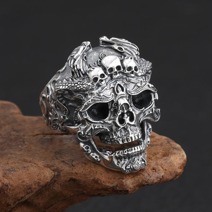 Dragon pattern skull ring