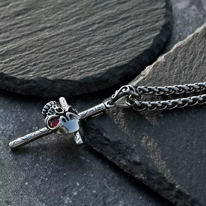 Moving skull cross necklace