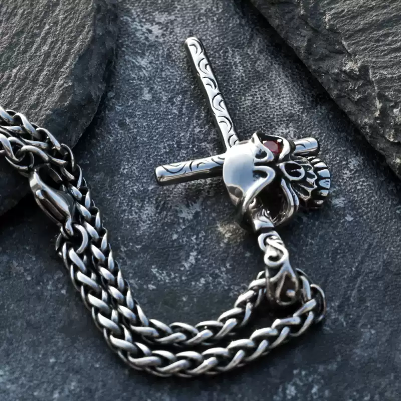Moving skull cross necklace