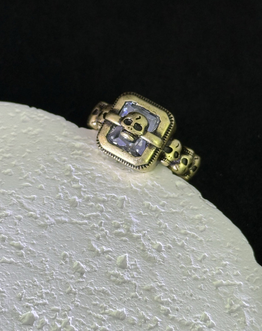 Multi-skull square diamond open ring