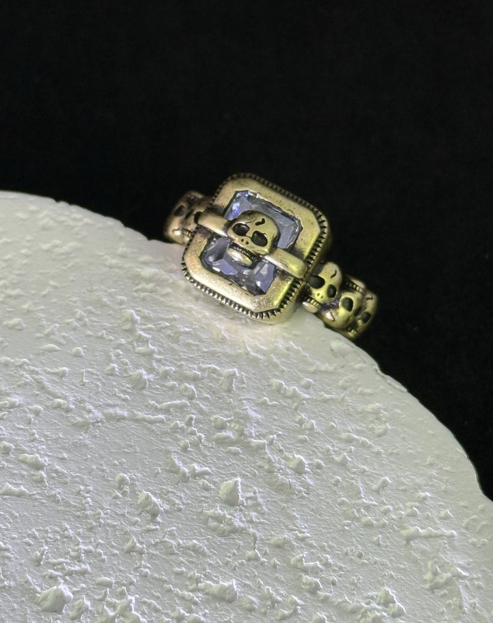 Multi-skull square diamond open ring