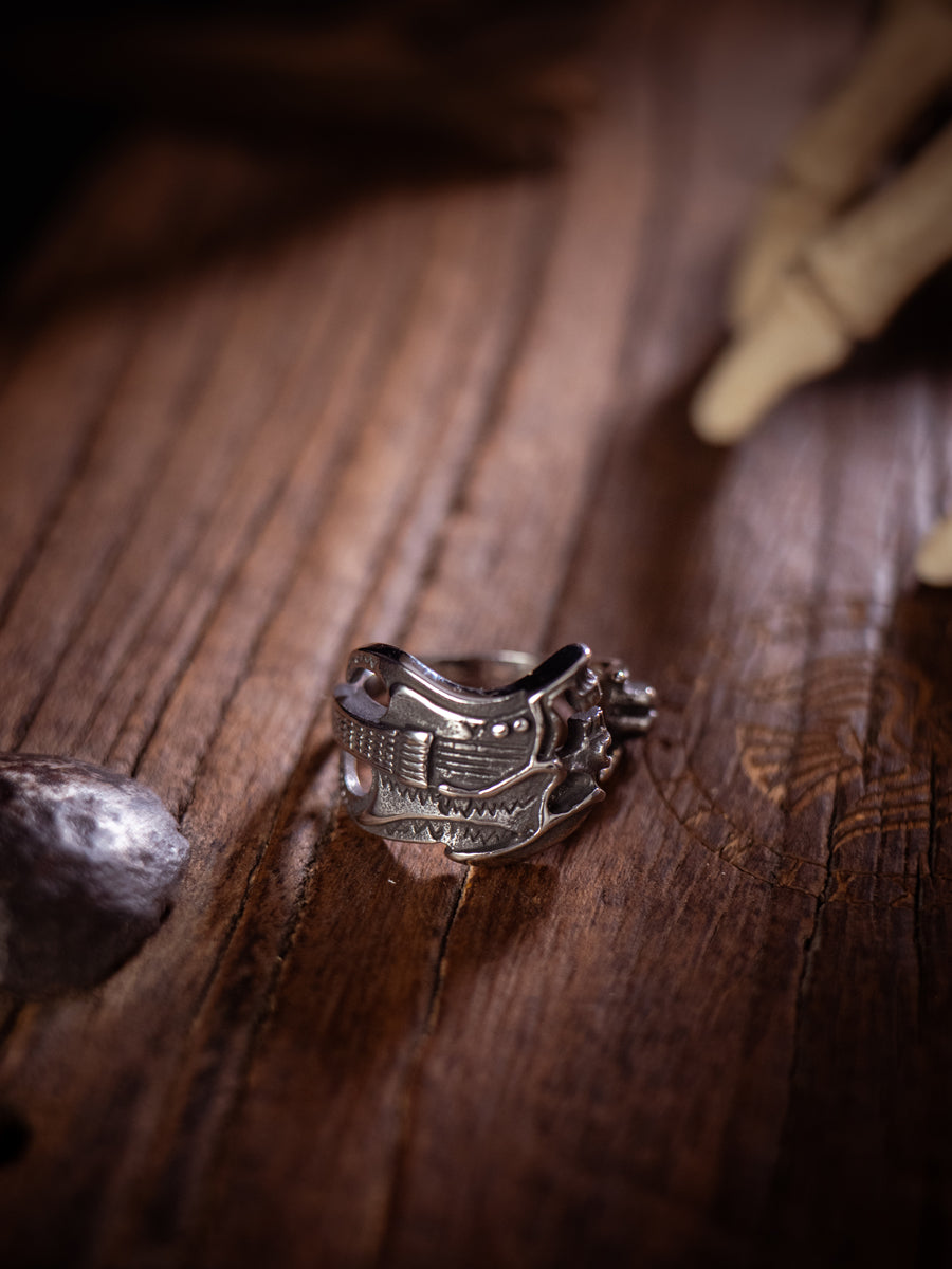 Skull guitar ring