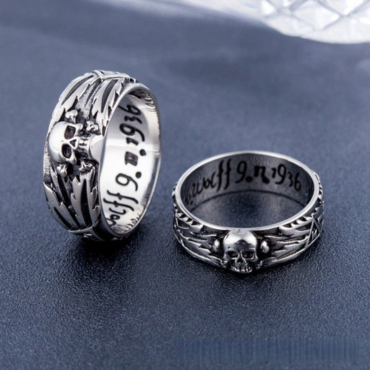 Punk-Style Skull Carved Ring