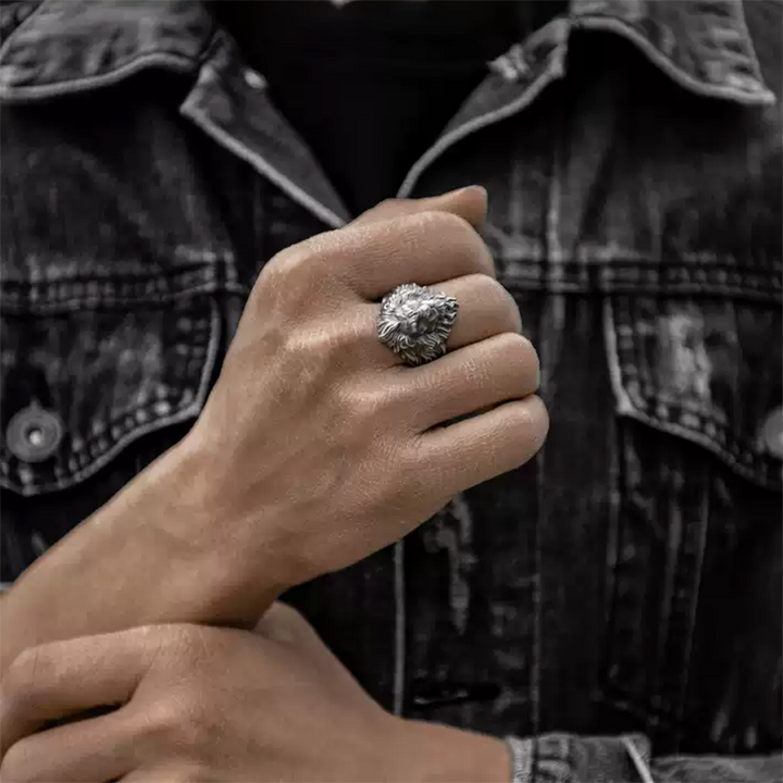 Domineering lion ring