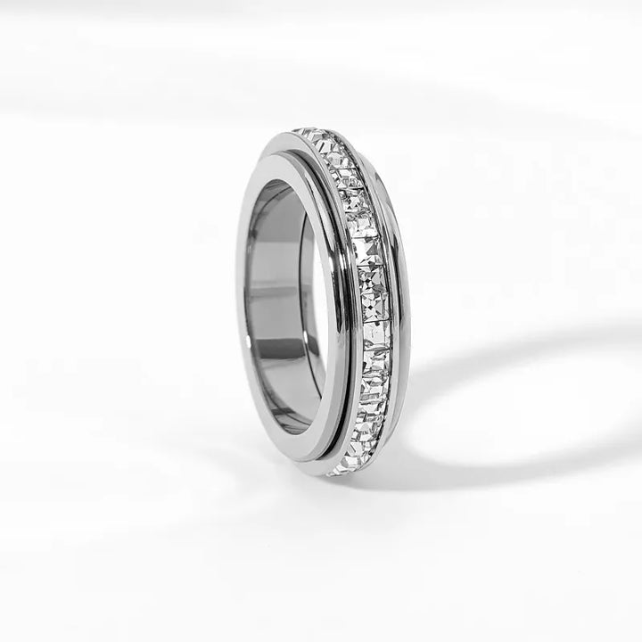 Rotatable diamond ring