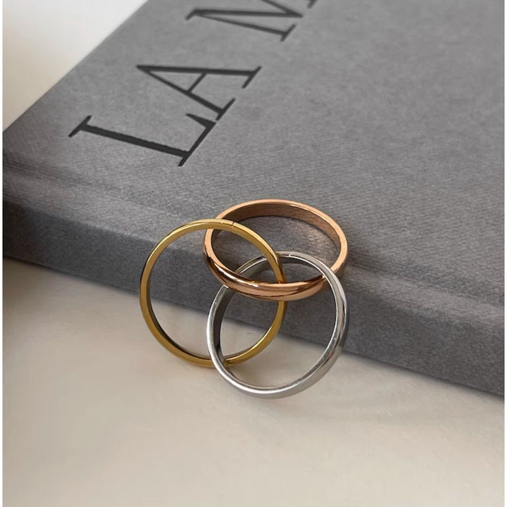 Three-color three-ring ring