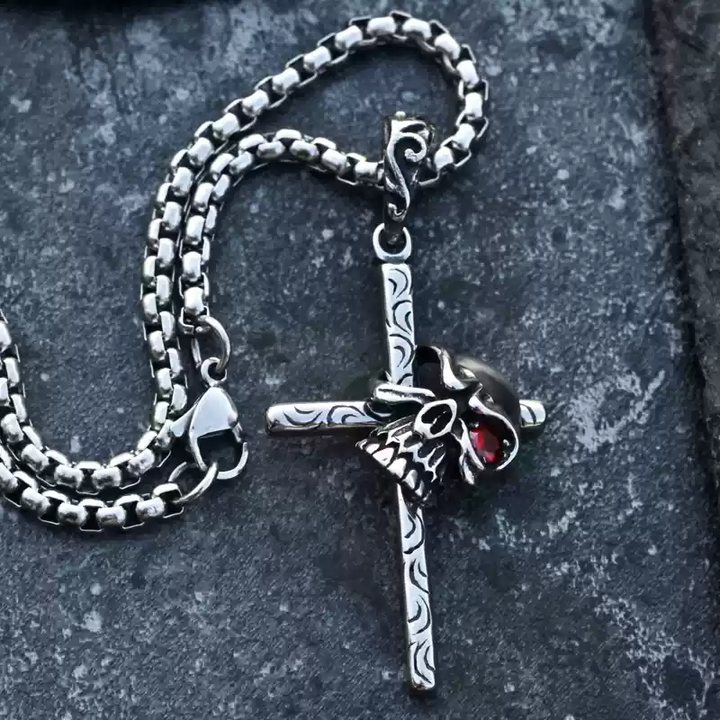 Moving skull cross necklace