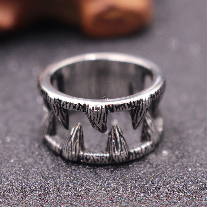 Soul-Eating Fang Ring