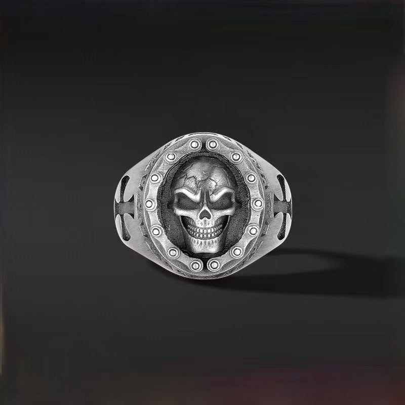Chain skull ring