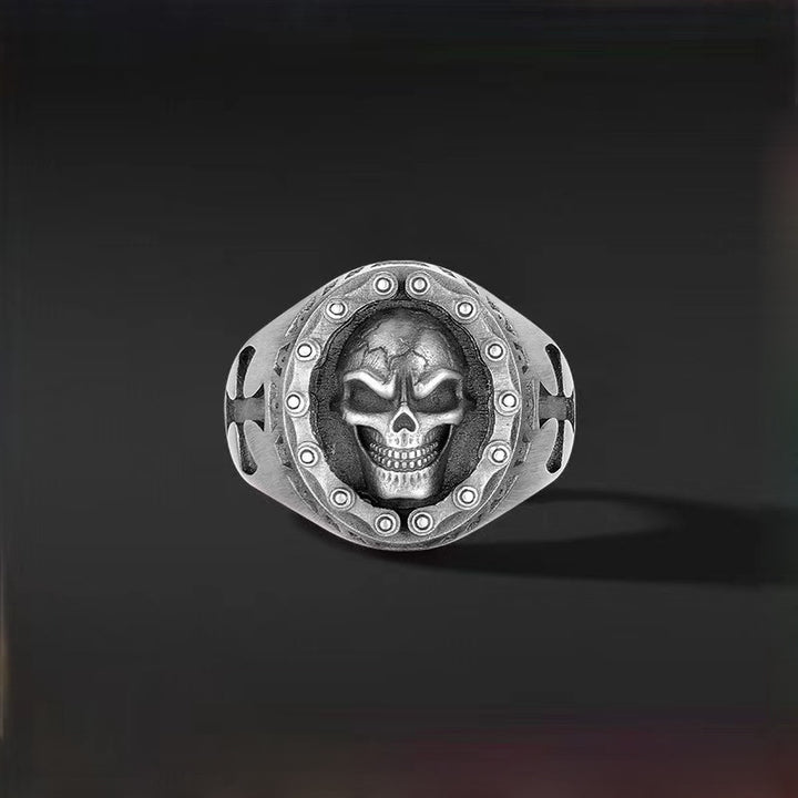 Chain skull ring