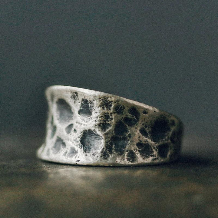 925 Silver Vintage Bump Broad Faceted Ring