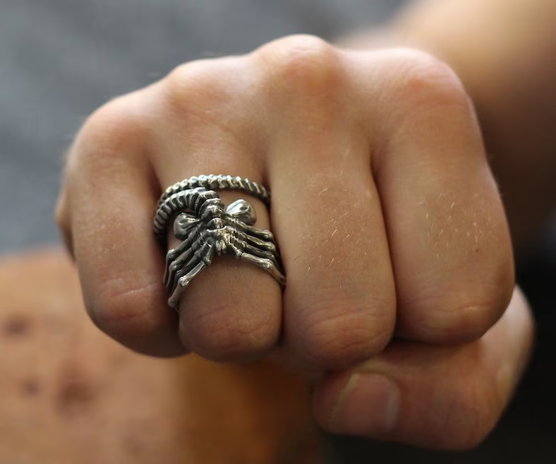 Gothic Skull &amp; Spine Ring