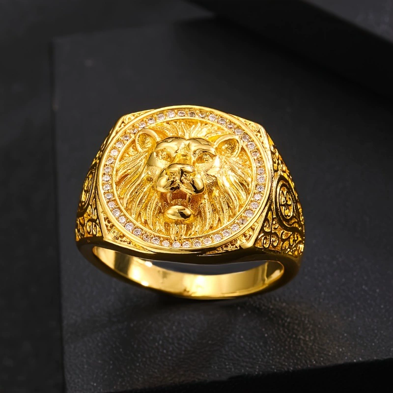Vintage Crystal Border Lion Head Engraved Signet Ring