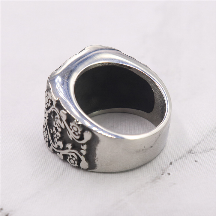 Floral Engraved Spade Symbol Statement Biker Signet Ring