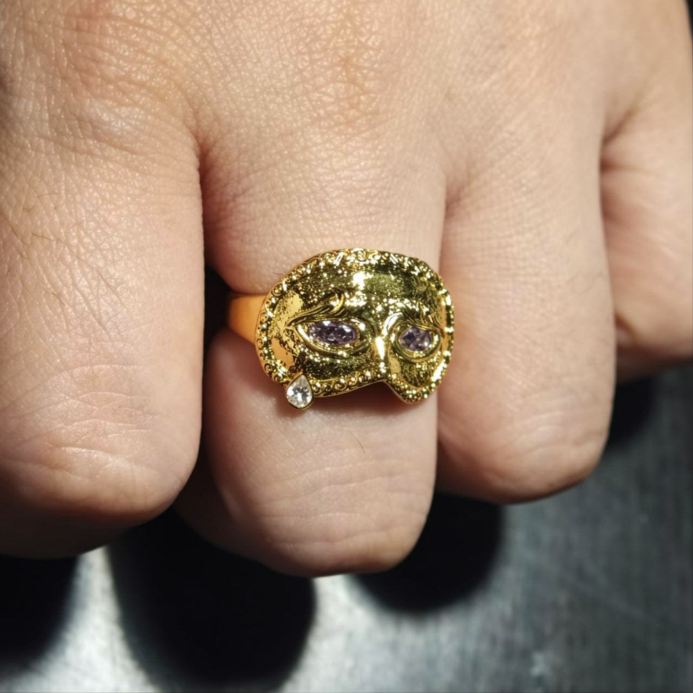 Retro Engraved Carnival Mask Gem Ring